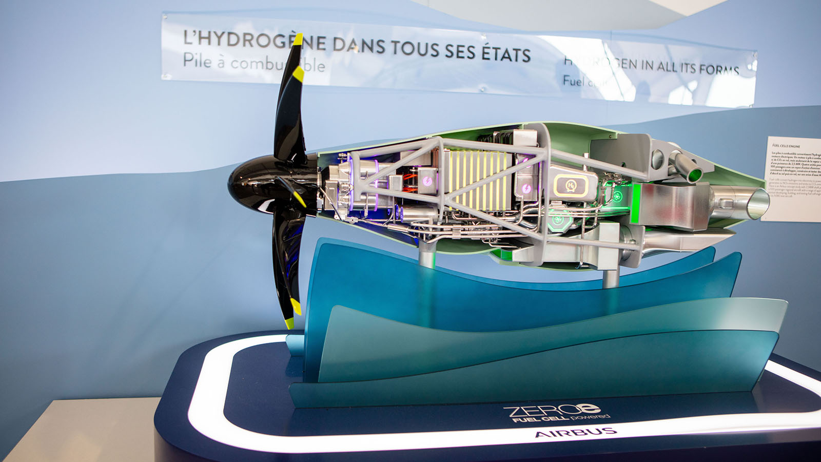 Tabletop model of Airbus fuel cell engine